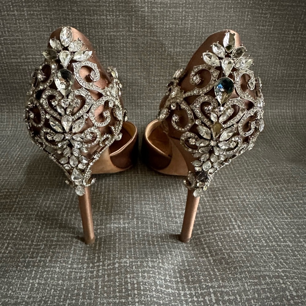 Badgley Mischka Embellished D’Orsay Pointed Toe Pump Satin Heels Rose Gold Sz 9 - Picture 6 of 15